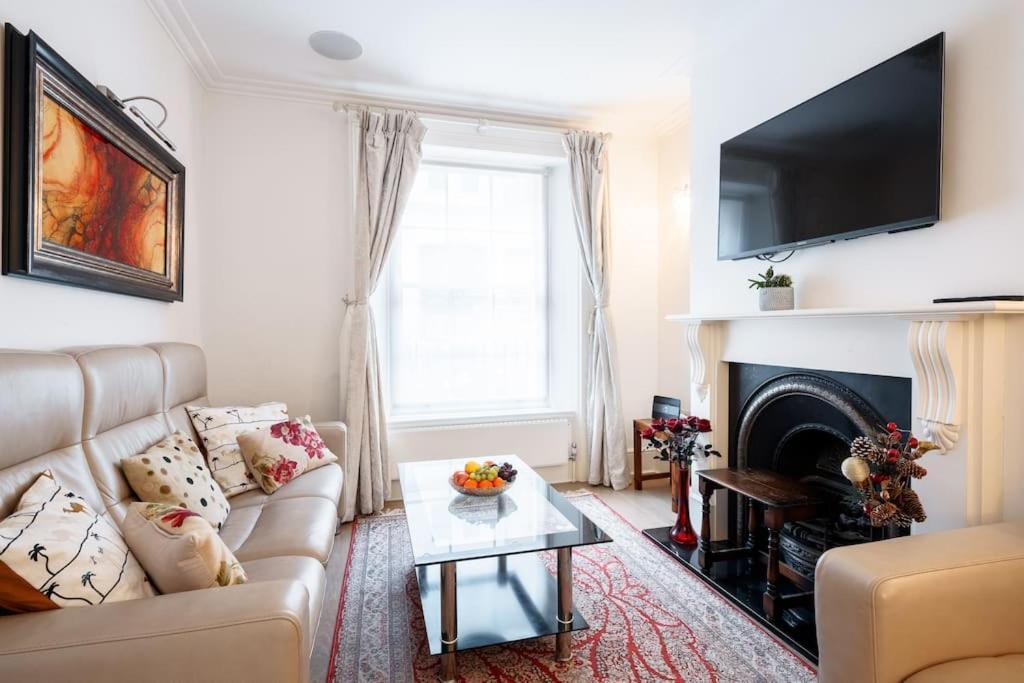 Spacious, Bright & Cosy ~ Ideal Victoria Location! Villa London Eksteriør billede