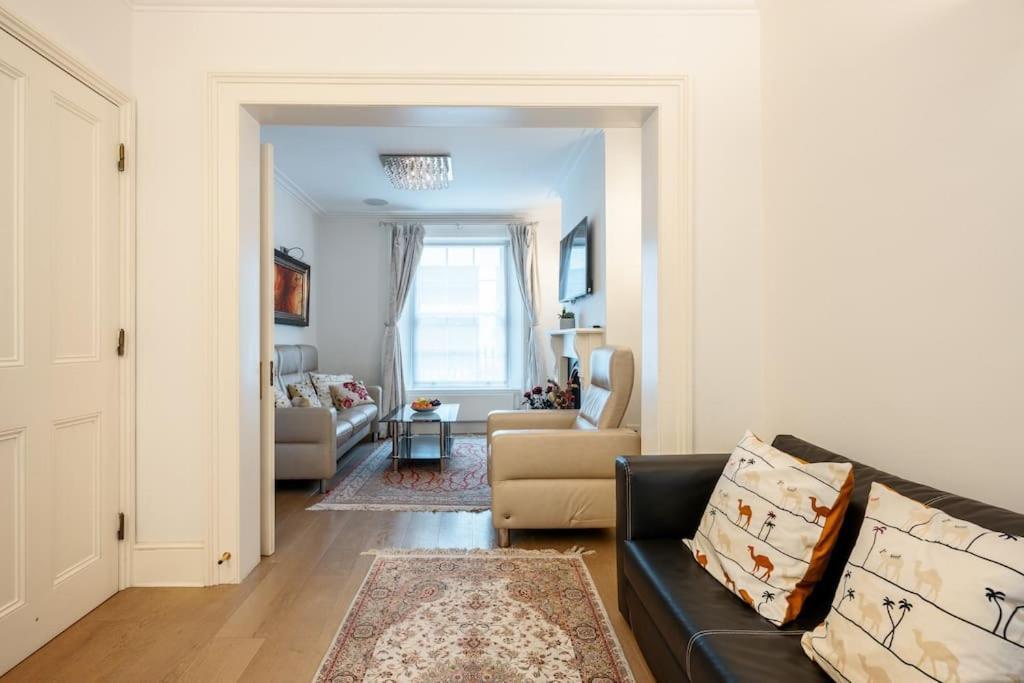 Spacious, Bright & Cosy ~ Ideal Victoria Location! Villa London Eksteriør billede