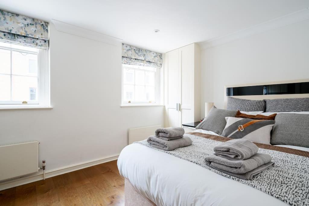 Spacious, Bright & Cosy ~ Ideal Victoria Location! Villa London Eksteriør billede